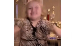 Alana尬舞动图 - 《Honey Boo Boo》Alana  dance queen!