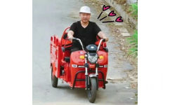 刘能骑三轮车头像 - 乡村爱情三人情侣头像 ​
