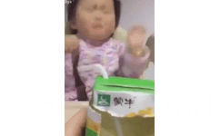 骗小孩吃药GIF - 骗小孩吃药新技能